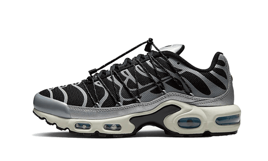 air-max-plus-lace-toggle-black-grey-socksforsport