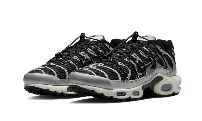 air-max-plus-lace-toggle-black-grey-socksforsport