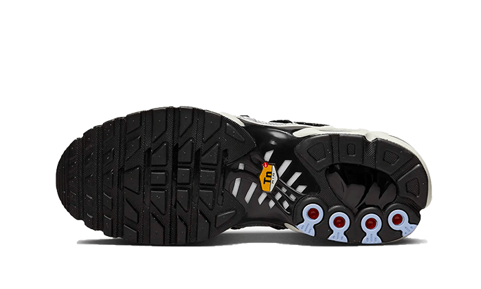 air-max-plus-lace-toggle-black-grey-socksforsport