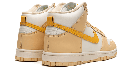 dunk-high-pale-vanilla-socksforsport