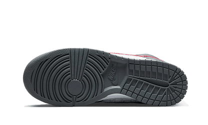 dunk-high-embossed-basketball-grey-red-socksforsport
