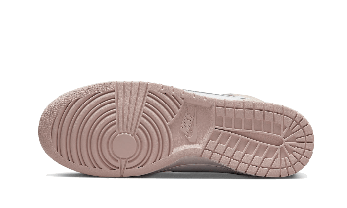 dunk-high-retro-prm-cracked-leather-swoosh-socksforsport