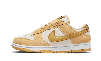 dunk-low-celestial-gold-suede-socksforsport