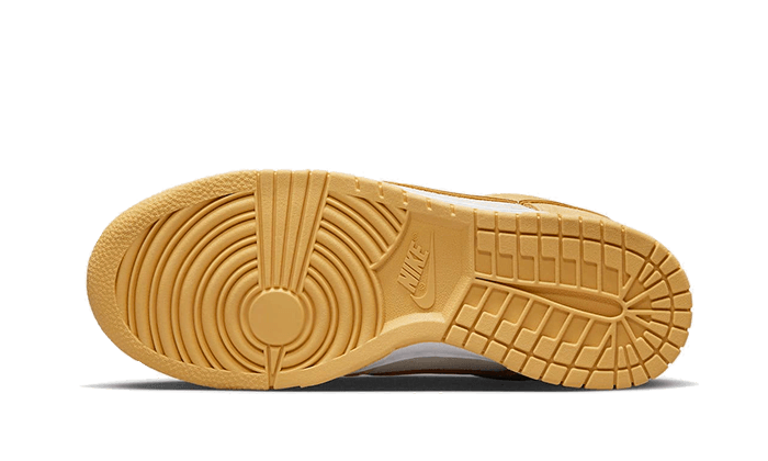 dunk-low-celestial-gold-suede-socksforsport