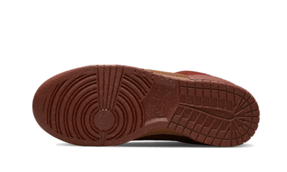 dunk-low-disrupt-2-desert-bronze-socksforsport