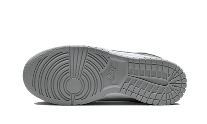 dunk-low-metallic-silver-socksforsport