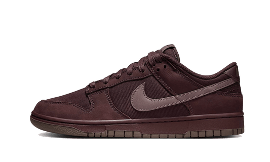 dunk-low-premium-burgundy-crush-socksforsport