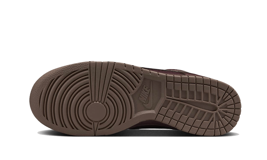 dunk-low-premium-burgundy-crush-socksforsport