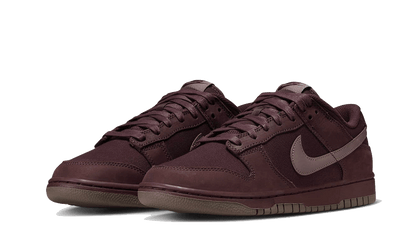 dunk-low-premium-burgundy-crush-socksforsport