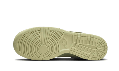 dunk-low-premium-oil-green-socksforsport