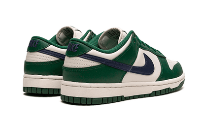 dunk-low-retro-gorge-green-midnight-navy-socksforsport