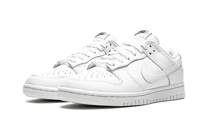 dunk-low-triple-white-2021-socksforsport