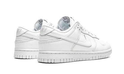 dunk-low-triple-white-2021-socksforsport