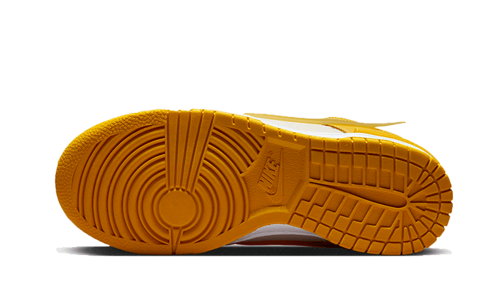 dunk-low-twist-vivid-sulfur-socksforsport