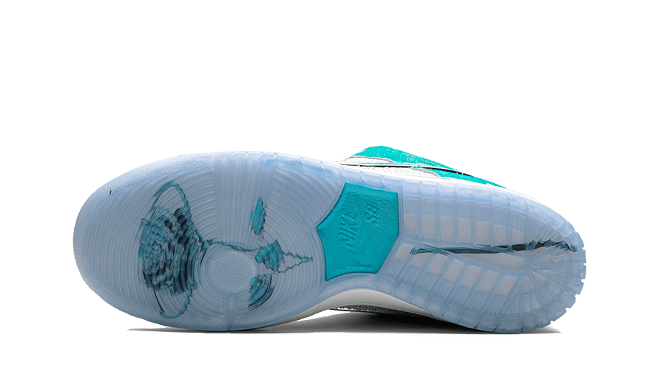 sb-dunk-low-april-skateboards-socksforsport