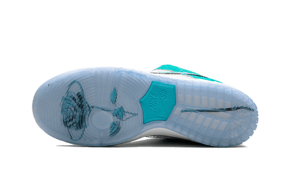 sb-dunk-low-april-skateboards-socksforsport