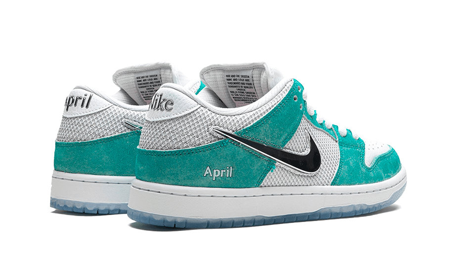 sb-dunk-low-april-skateboards-socksforsport