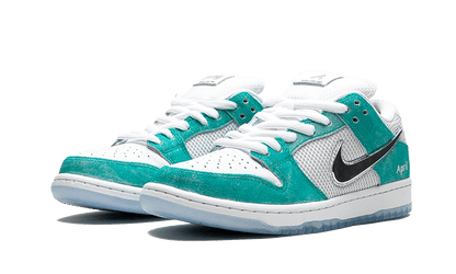 sb-dunk-low-april-skateboards-socksforsport