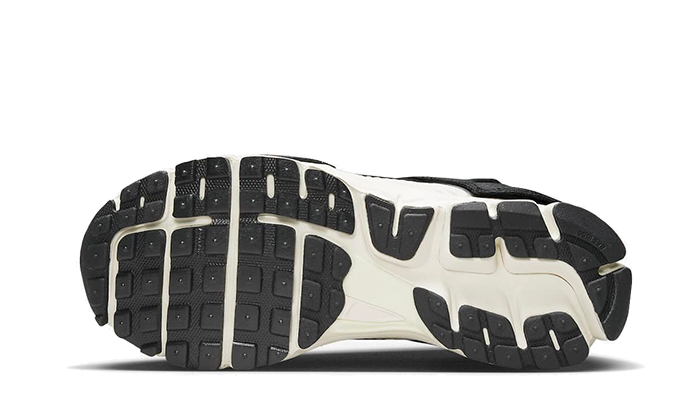 zoom-vomero-5-timeless-panda-dunk-socksforsport
