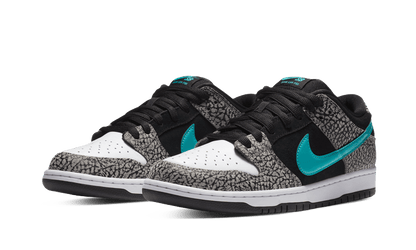 sb-dunk-low-atmos-elephant-socksforsport