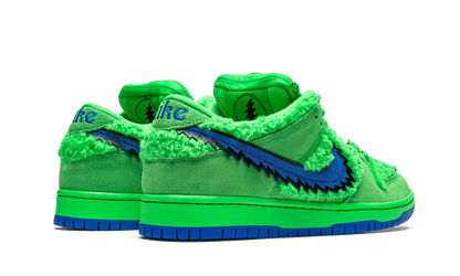 sb-dunk-low-grateful-dead-bears-green-socksforsport