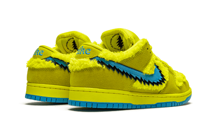 sb-dunk-low-grateful-dead-bears-yellow-socksforsport
