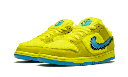 sb-dunk-low-grateful-dead-bears-yellow-socksforsport