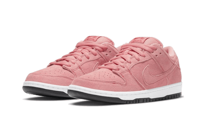 sb-dunk-low-pink-pig-socksforsport
