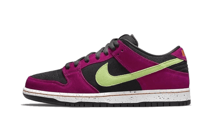 sb-dunk-low-red-plum-socksforsport