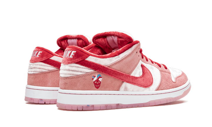 sb-dunk-low-strangelove-socksforsport