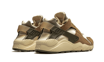 stussy-air-huarache-desert-oak-socksforsport