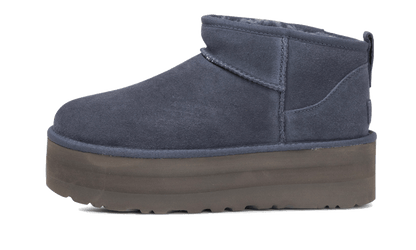 classic-ultra-mini-platform-boot-eve-blue-socksforsport