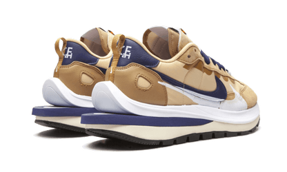 vaporwaffle-sacai-tan-navy-socksforsport