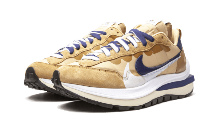 vaporwaffle-sacai-tan-navy-socksforsport