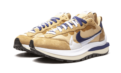vaporwaffle-sacai-tan-navy-socksforsport