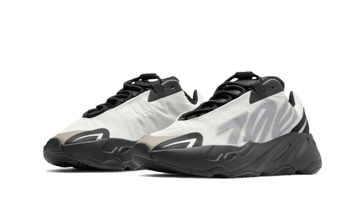 yeezy-700-mnvn-bone-socksforsport