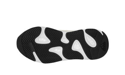 yeezy-700-mnvn-laceless-analog-socksforsport
