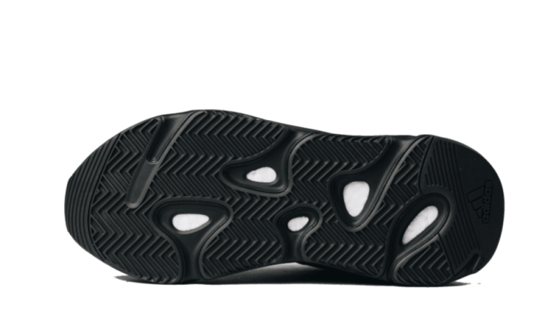 yeezy-700-mnvn-triple-black-socksforsport