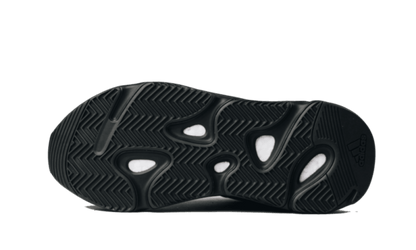 yeezy-700-mnvn-triple-black-socksforsport