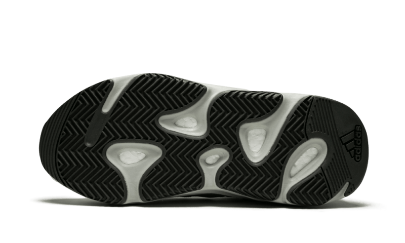 yeezy-700-salt-socksforsport