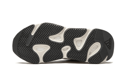 yeezy-700-v2-cream-socksforsport