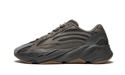 yeezy-700-v2-geode-socksforsport