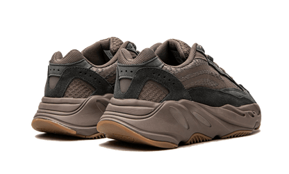 yeezy-700-v2-mauve-socksforsport