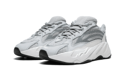 yeezy-700-v2-static-socksforsport