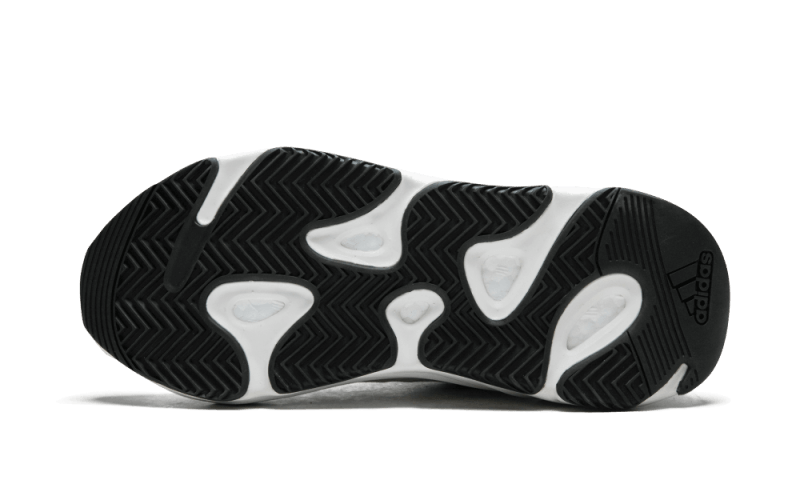 yeezy-700-v2-static-socksforsport