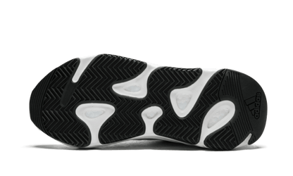 yeezy-700-v2-static-socksforsport