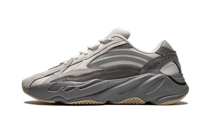 yeezy-700-v2-tephra-socksforsport