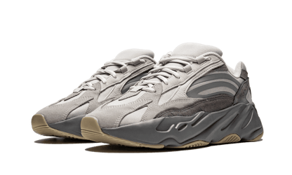 yeezy-700-v2-tephra-socksforsport