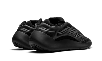 yeezy-700-v3-alvah-socksforsport