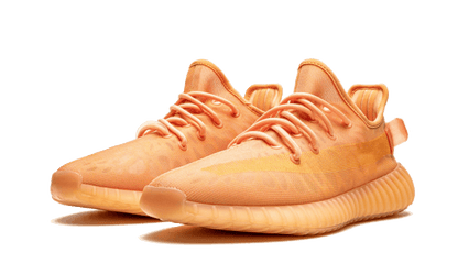 yeezy-boost-350-v2-mono-clay-socksforsport